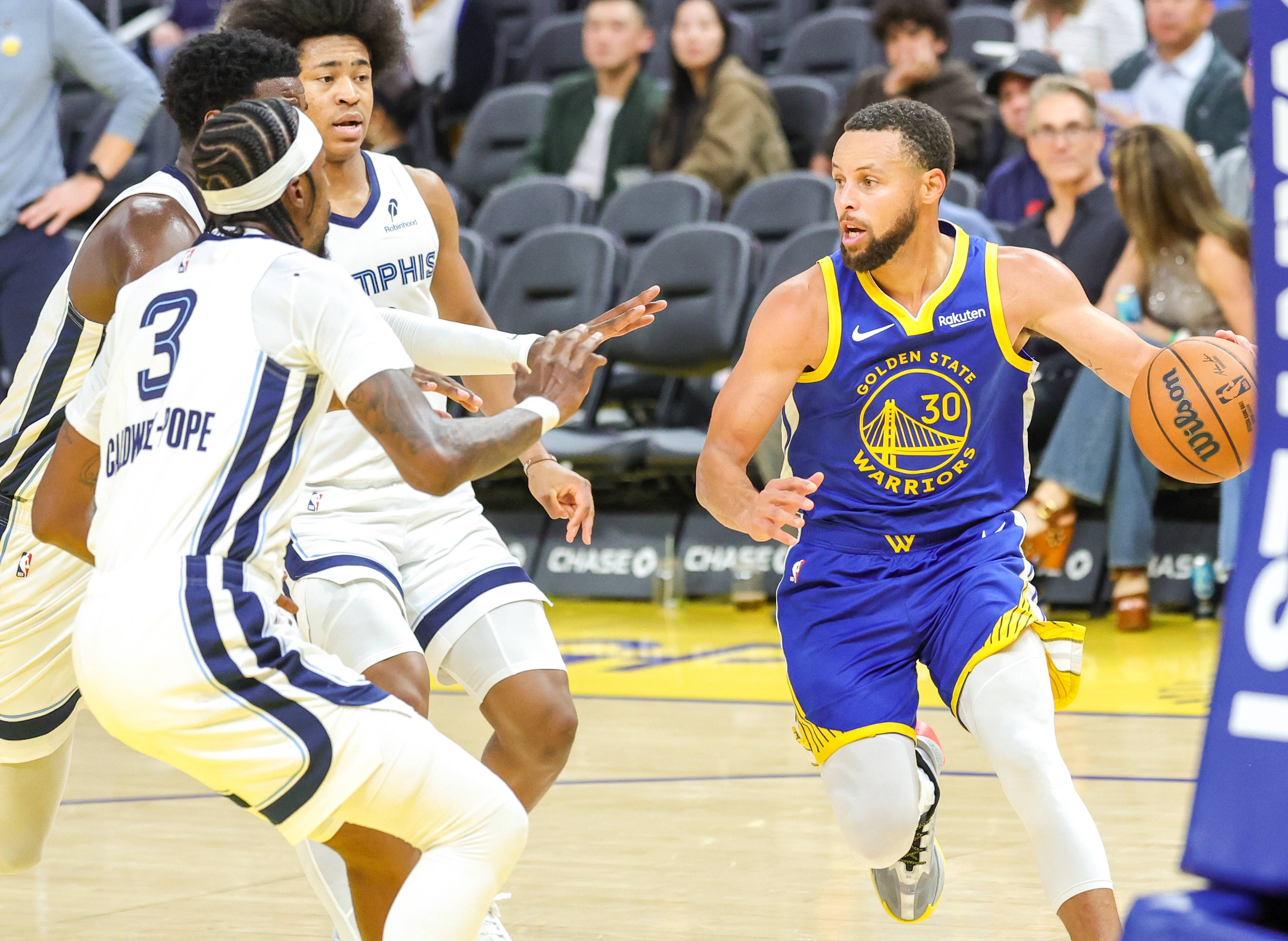 关于库里在美国队比赛中突破纪录,败北引发热议!的信息 关于库里在美国队比赛中突破纪录,败北引发热议!的信息