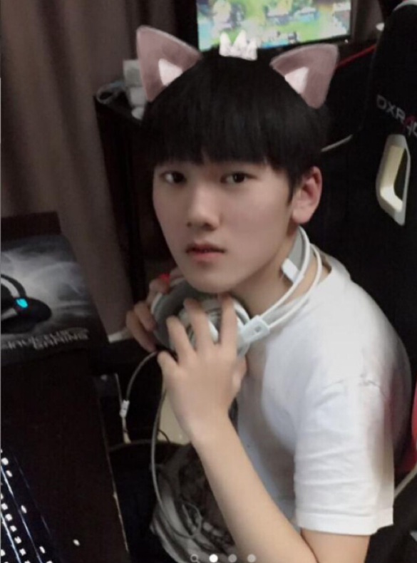 JBO电竞-关于JackeyLove回归赛场,赛况扑朔迷离首场状态亮眼,IG观众沸腾!的信息